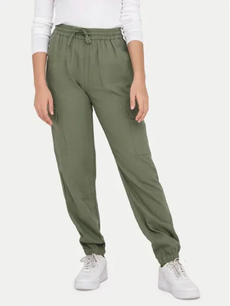 ONLY Spodnie dresowe Caro Cargo Fit zielony