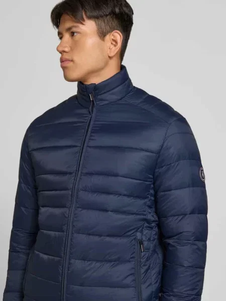 Kurtka o kroju regular fit z efektem pikowania model Kingsley' Jack & Jones granatowa