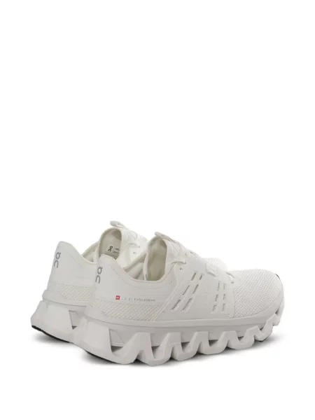 Fűzős csipkés sneaker On fehér