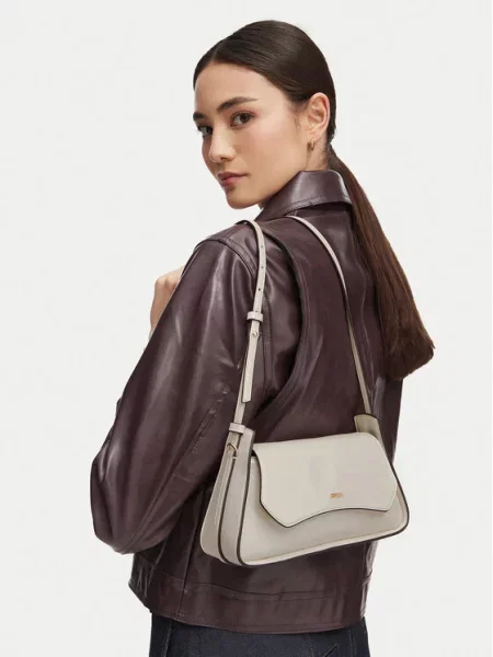 Сумка Guess бежевая