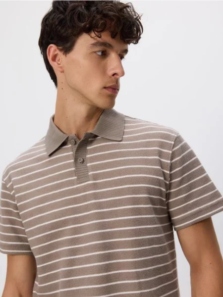 Поло Reserved в полоску бежевое