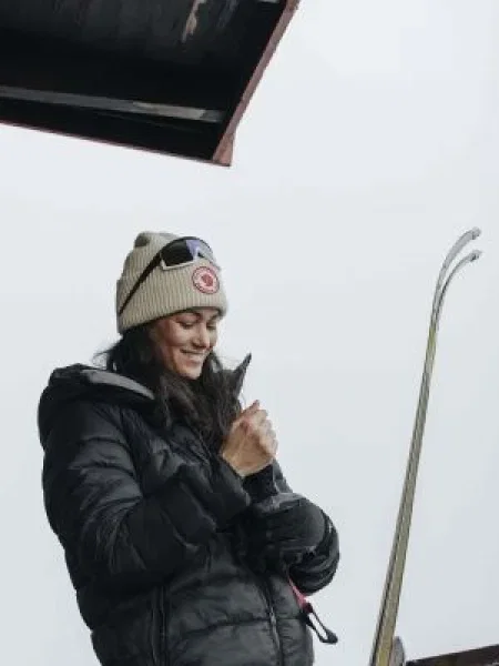 Vlněná čepice Fjallraven Logo z husté pleteniny béžová