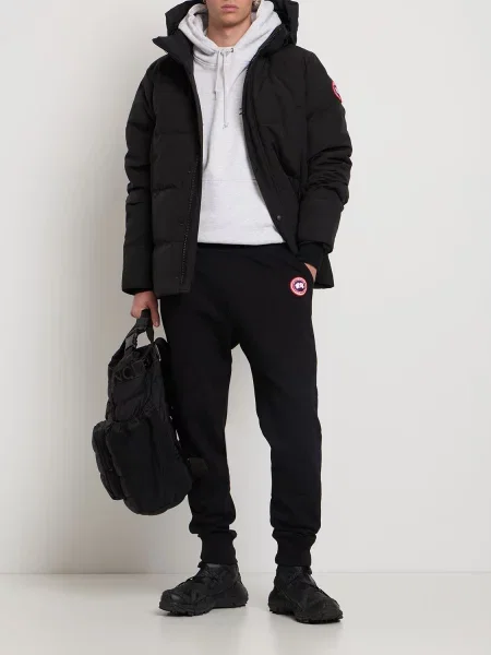 Športové nohavice Canada Goose čierna