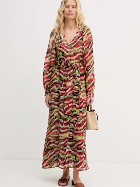 Lola Casademunt сукня