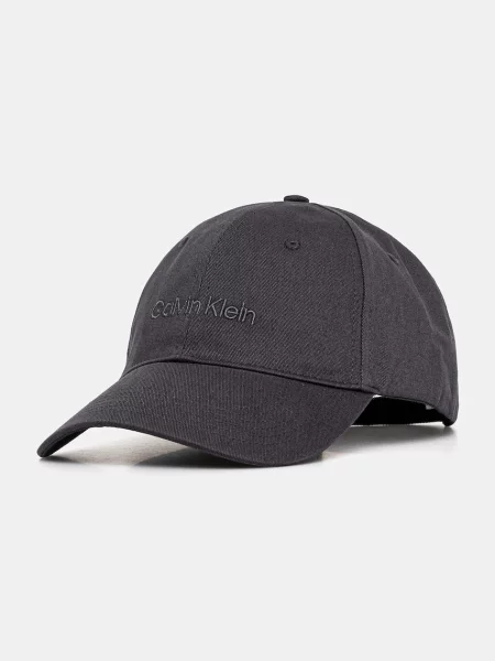 Шапка с козирка Calvin Klein с апликация тъмносиньо