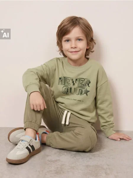 Sinsay Loose crewneck mikina s potiskem olivová