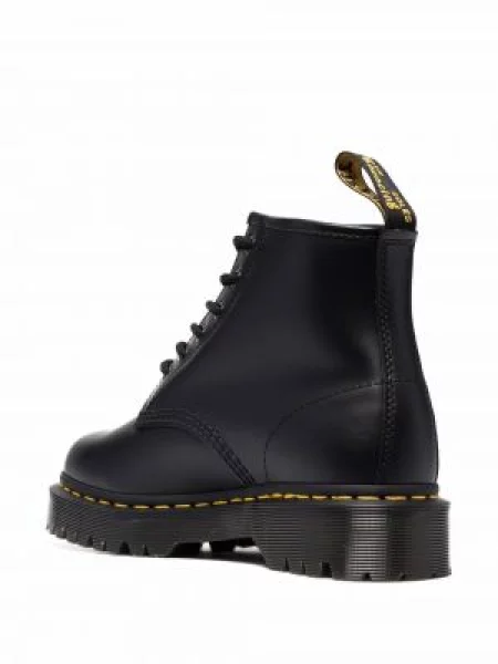 Kotníkové boty Dr. Martens černé