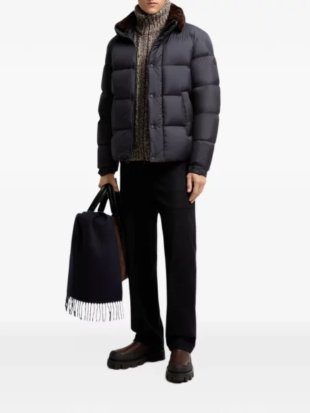 Matlasat geacă Moncler cu autograf negru