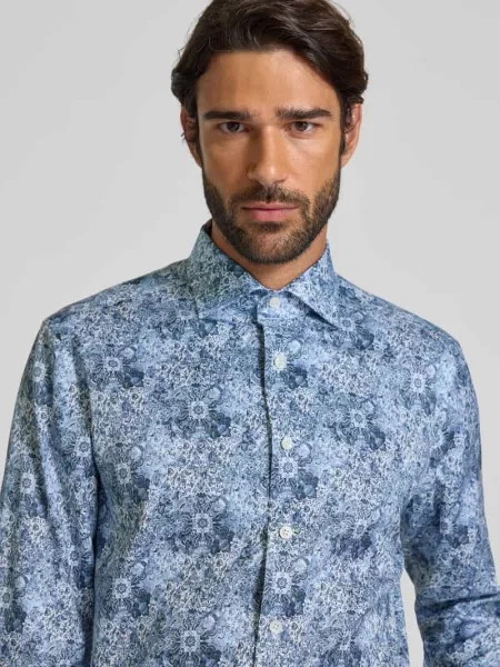 Koszula biznesowa o kroju slim fit z kołnierzykiem typu kent model ‘Savio’ Olymp Signature Slim Fit błękitna