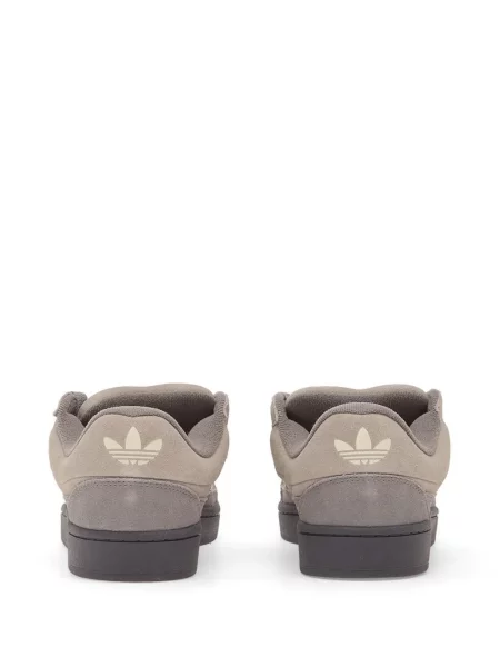 Krótka graficzny koszulka Adidas Campus z perforacją szara