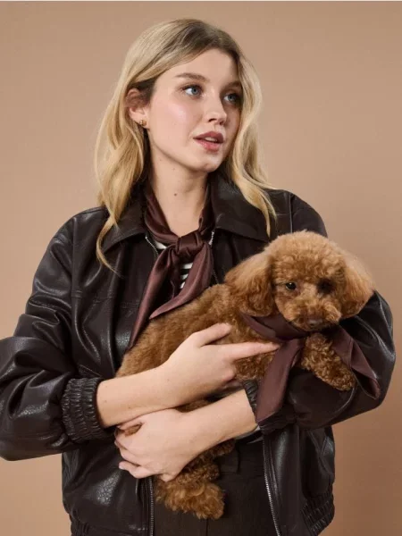 Хустка з сатиновим оздобленням темно коричневий