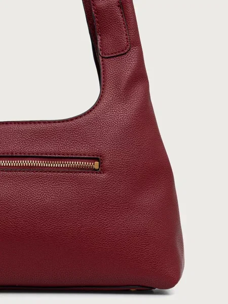 Кожаная сумка хобо Guess