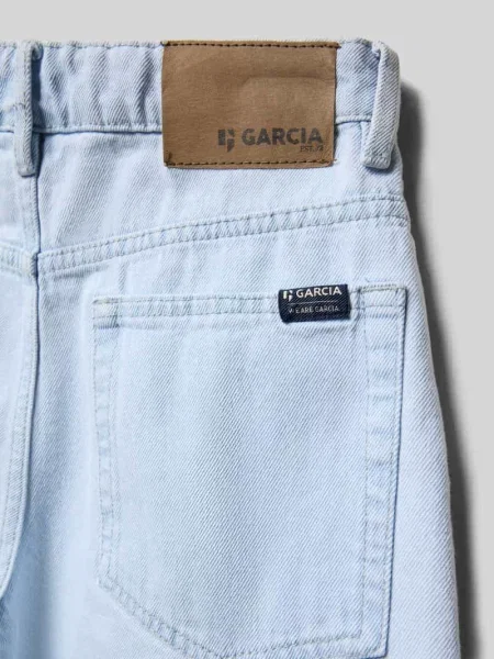 Szorty o kroju straight fit w optyce denimu Garcia