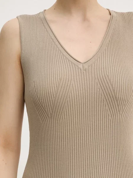 Armani Exchange testhezálló ruha bézs