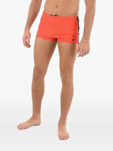 Scurt chiloți Nike cu imagine cu model floral negru