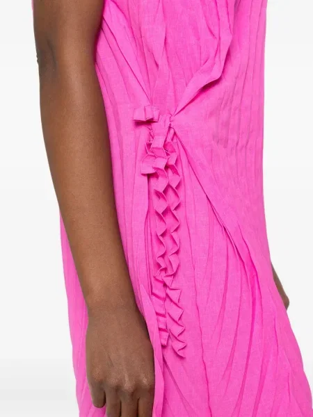 Rochie Issey Miyake plisată de costum roz