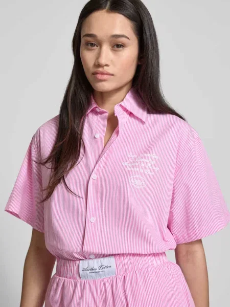 T-shirt z wyhaftowanym logo Another Cotton Lab czarna