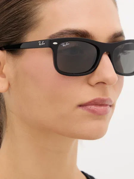 Ray-Ban napszemüveg fekete