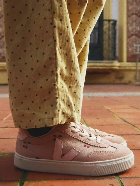 Детские кроссовки Veja