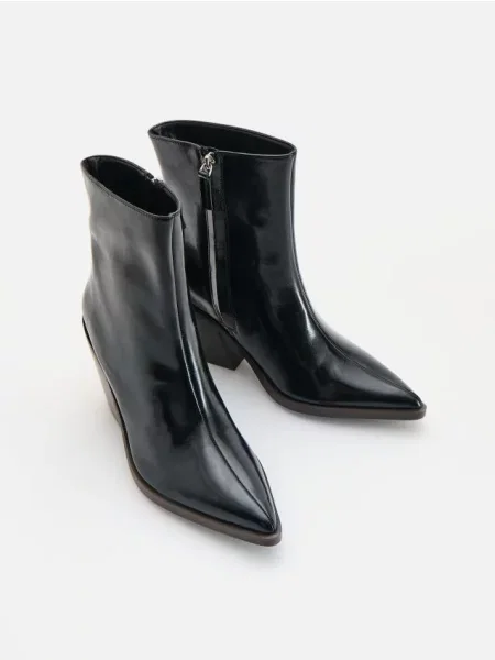 Reserved Botine din piele cu negru