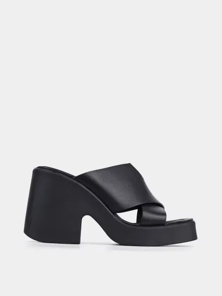 Шкіряне Сабо Attizzare чорний