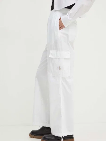 Панталон Calvin Klein Jeans със стандартна кройка с висока талия бяло