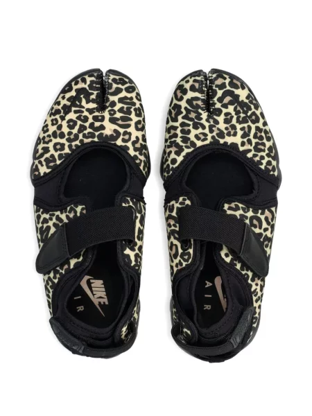 Sneakerși Nike Vomero cu model leopard din piele de căprioară roșu