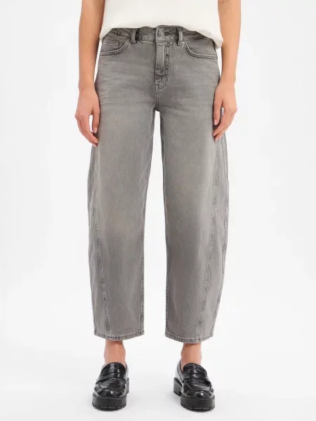 Jeansy o kroju barrel fit z wyrazistymi szwami model Lolah motion' Opus szare