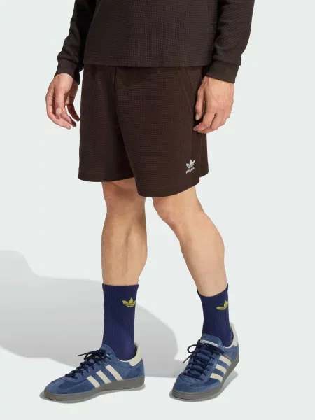 Повсякденні шорти adidas Adidas Essentials перероблений коричневий