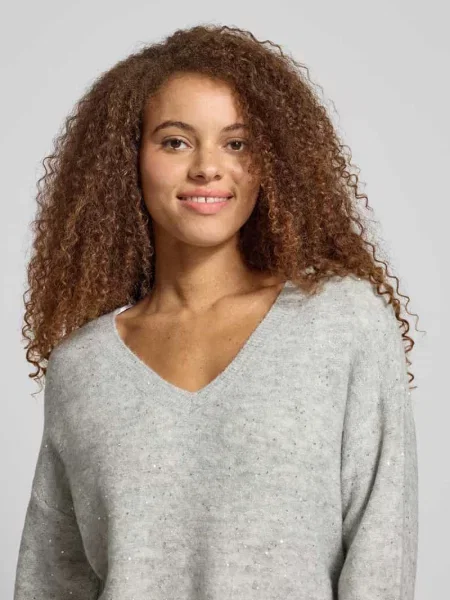 Sweter z dzianiny o kroju regular fit z cekinowym obszyciem model ‘ARIZONA’ Only