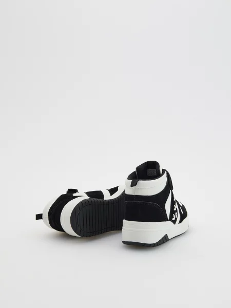 Кроссовки Reserved белые