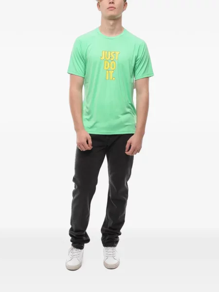 Scurt chiloți Nike cu imagine cu model floral negru