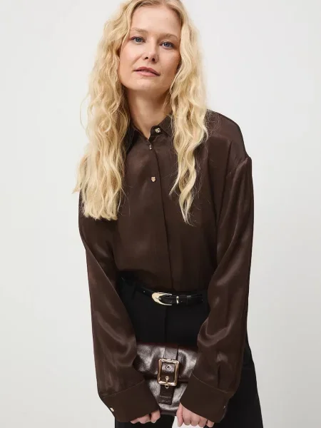 Классическая ошейниковый рубашка Medicine коричневая