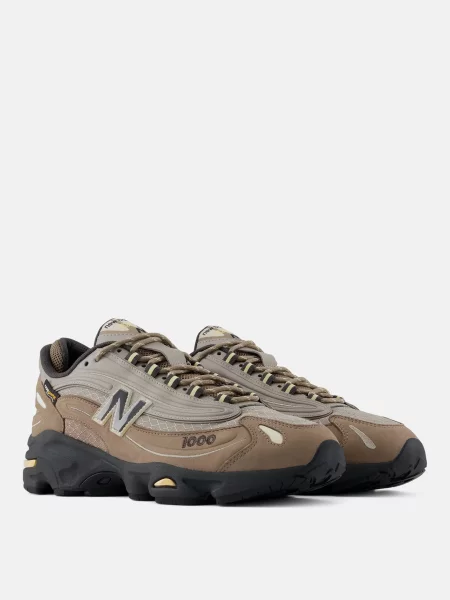 Замшеві кросівки New Balance коричневі