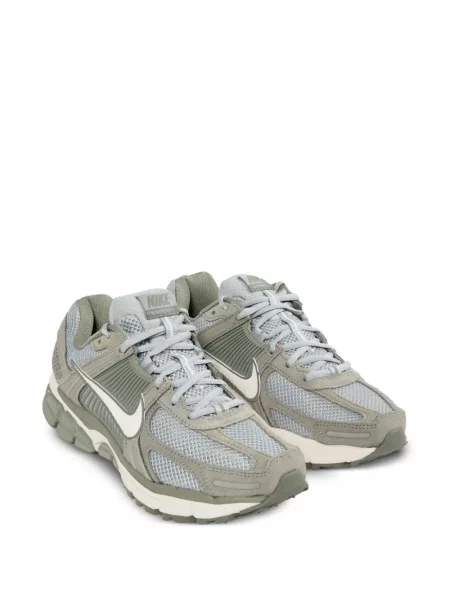 Iš natūralios odos retro stiliaus sportbačiai Nike Flyknit juoda