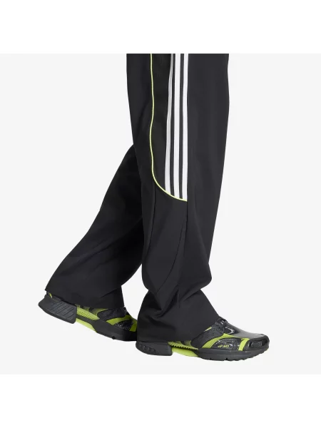 Hlače Adidas Originals bela