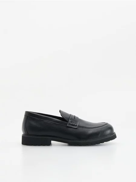 Reserved Mocasini din imitație de piele negru