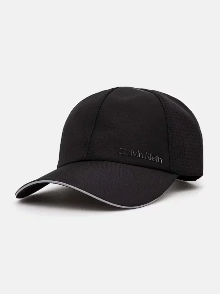 Шапка с козирка Calvin Klein Performance с изчистен дизайн черно
