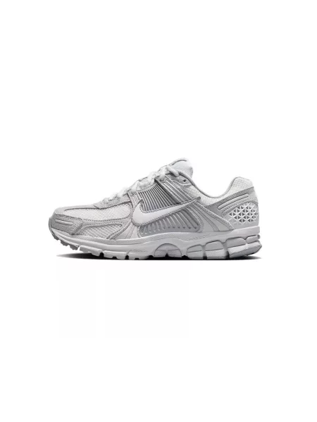 Sneakersy Nike Vomero białe