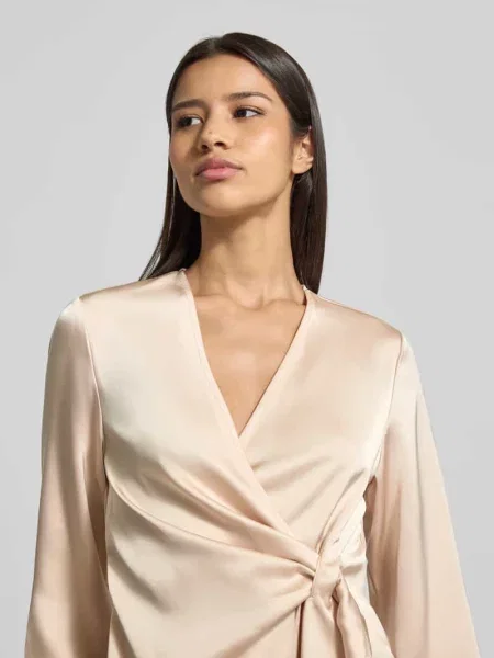 Bluzka kopertowa o kroju regular fit z satyny model ‘Petris’ Neo Noir beżowa