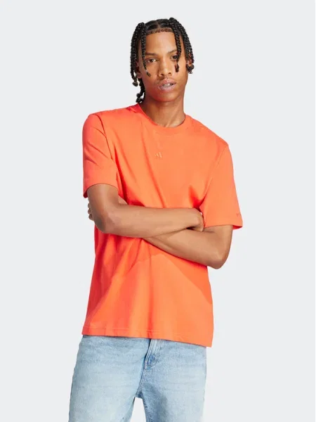 Тениска adidas 0 с изчистен дизайн червено