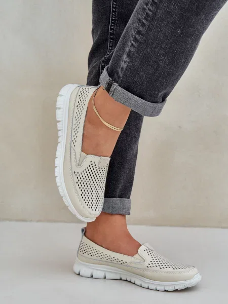 Usnjene loaferke Pe1 s platformo perforacija bež