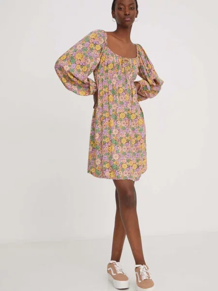 Öltöny mini ruha Roxy rózsaszín