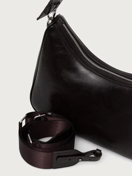 Armani Exchange Táska Sötétbarna barna
