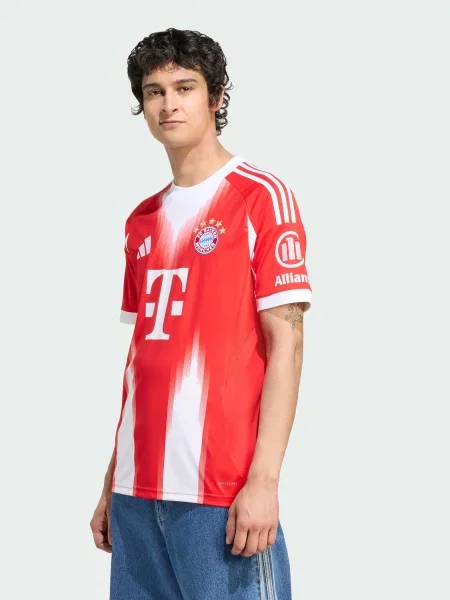 Футболка adidas червоний