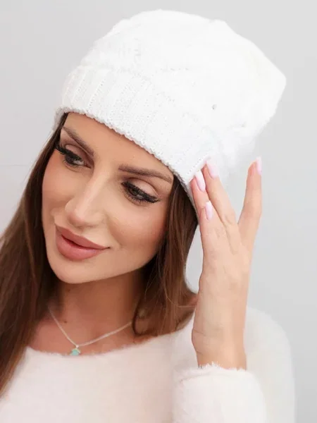 Căciulă Kesi din dantelă alb