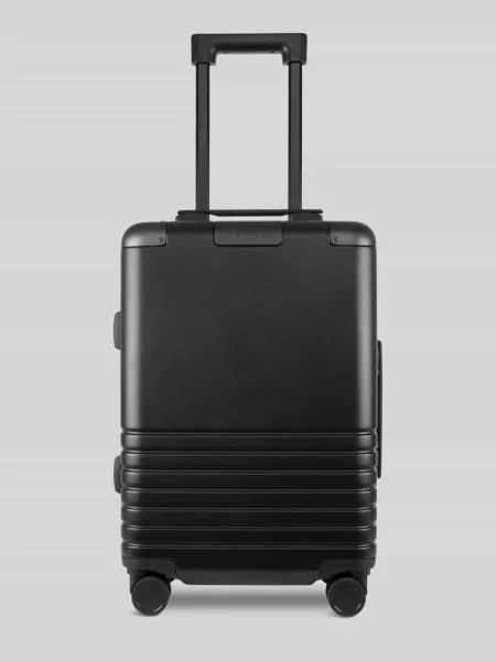 Walizka podręczna z workiem na bieliznę i czterema organizerami do pakowania model ‘HEATHROW CABIN’ Kapten & Son czarna