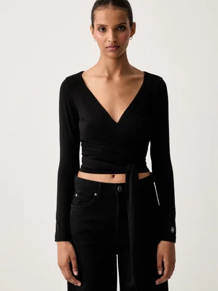 Guess Jeans zavinovací halenka s modalem černá