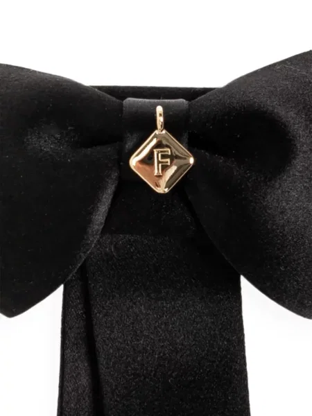 Pandantiv Ferragamo cu funde negru
