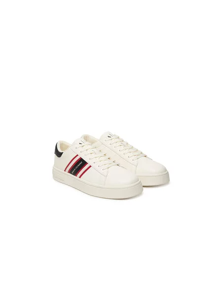 Laisvalaikio batai Armani Exchange Kreminė